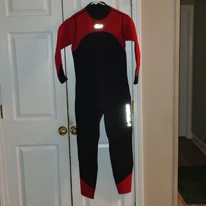 Hevto  Youth red black youth surfing water ski full scuba wetsuit   Sz 16  NWT